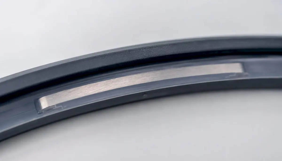 Close-up of flat wiper spring strip detail