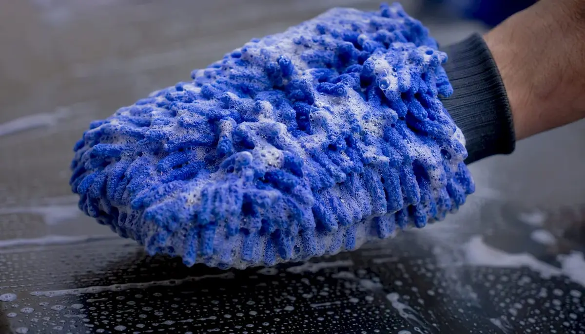 Foamy microfibre wash mitt close-up