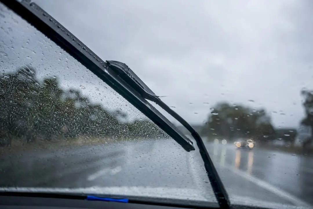 Wiper blade lifting from wet windscreen
